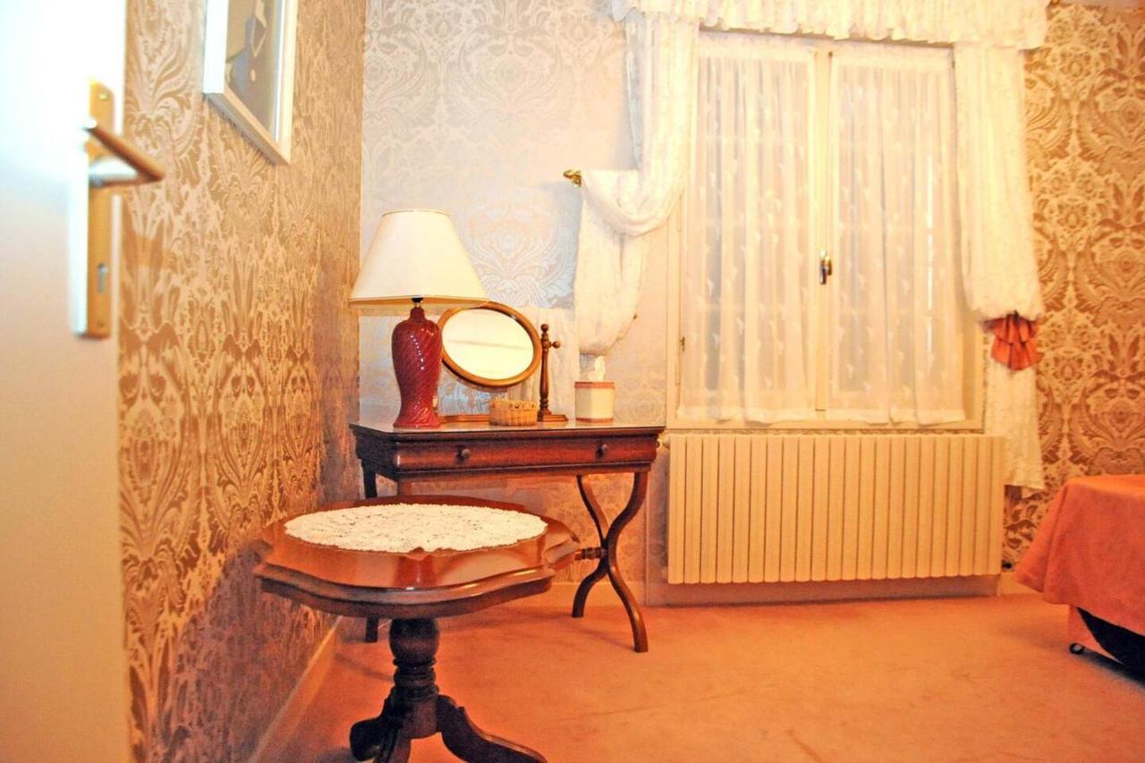 1 Bedroom House 20Min Walk To Centre In 투르뉘 외부 사진