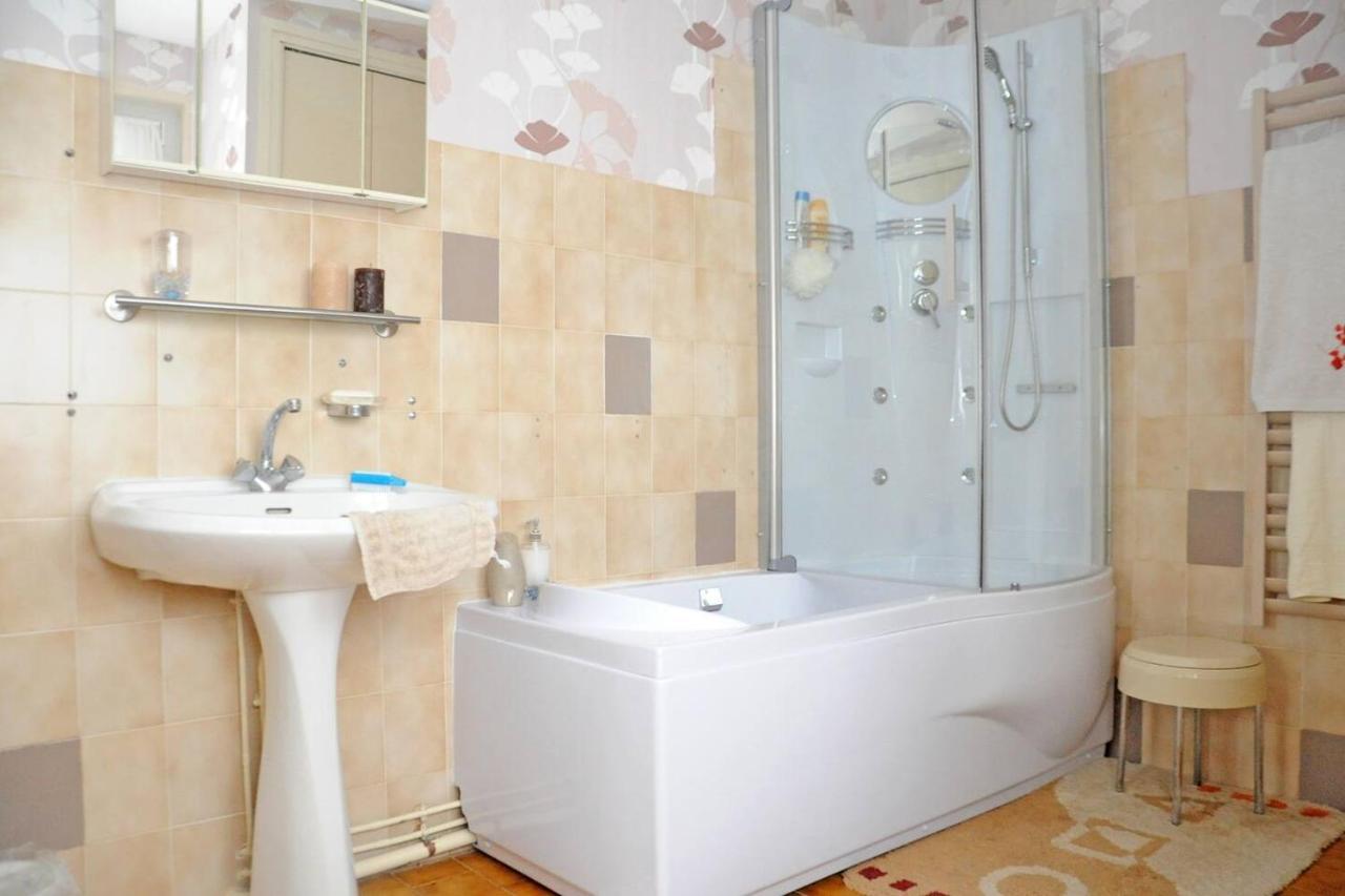 1 Bedroom House 20Min Walk To Centre In 투르뉘 외부 사진